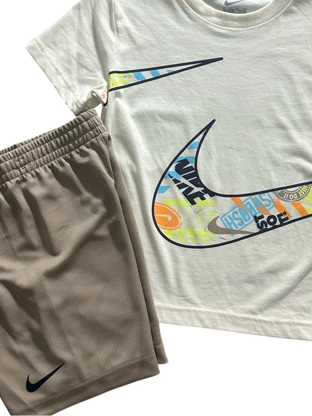 Boys Size 4 Nike 2 Piece Set NWT Shirt & Shorts Swoosh Logo Athletic Outfit